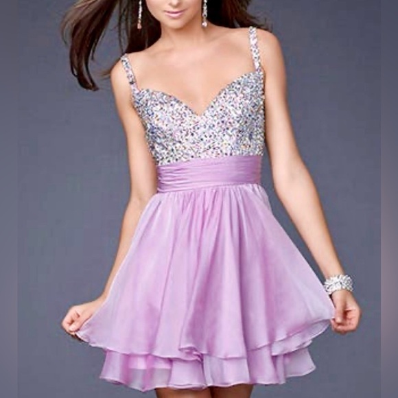 La Femme Be-Jewelled Lavender Dress Floaty Hemline Sweetheart Neckline 
Size 4 - Picture 8 of 8